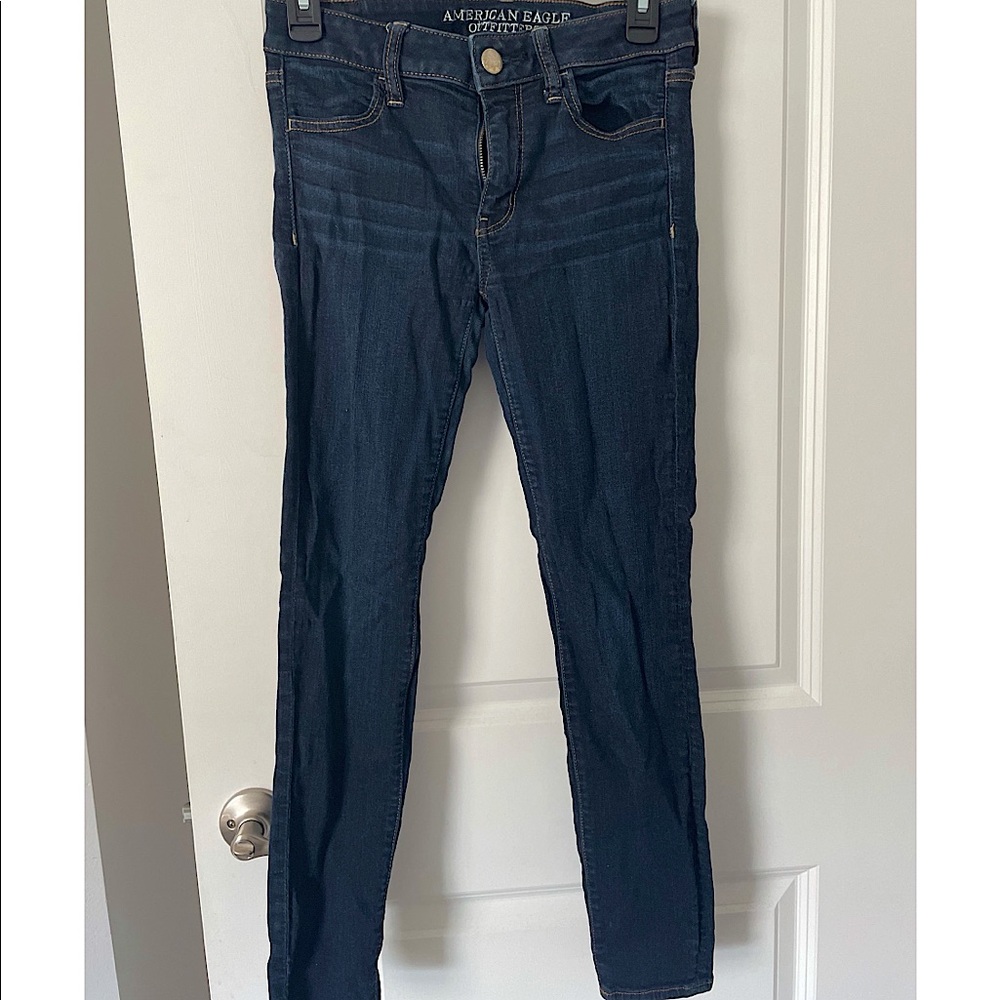 American Eagle dark wash leggings. Very gently used!! Size 4 short